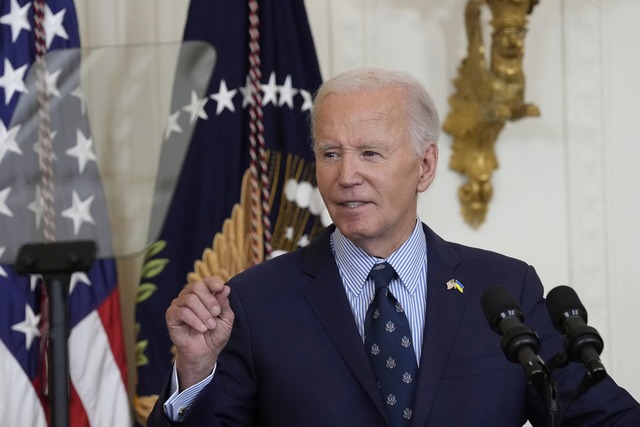 Biden betonte, Ziel der USA bleibe die...im Libanon durch diplomatische Mittel.  | Foto: Susan Walsh/AP/dpa