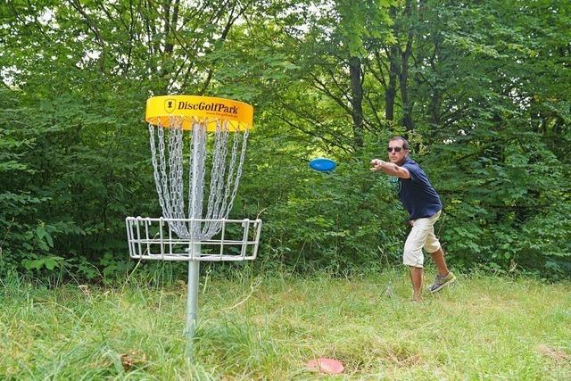 Selbstversuch: Discgolf spielen im Bad Krozinger Kurpark