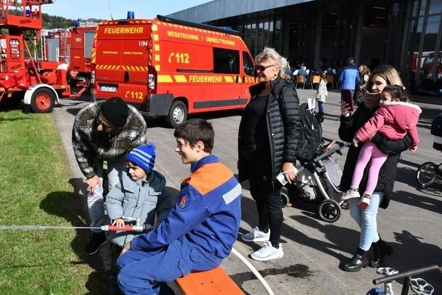 Mehr als 2000 Besucher besichtigen das neue Rheinfelder Feuerwehrhaus