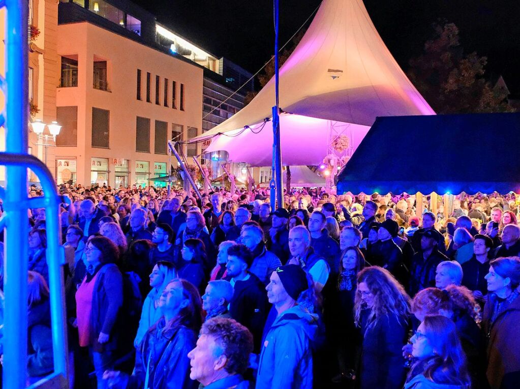 Eingebettet ins 65. Ortenauer Weinfest in der Offenburger Innenstadt war zur Feier von 100 Jahre Oberrheinmesse Offenburg ein Festumzug am Sonntagvormittag. Das Weinfest dauert noch bis Montagabend, 30. September.