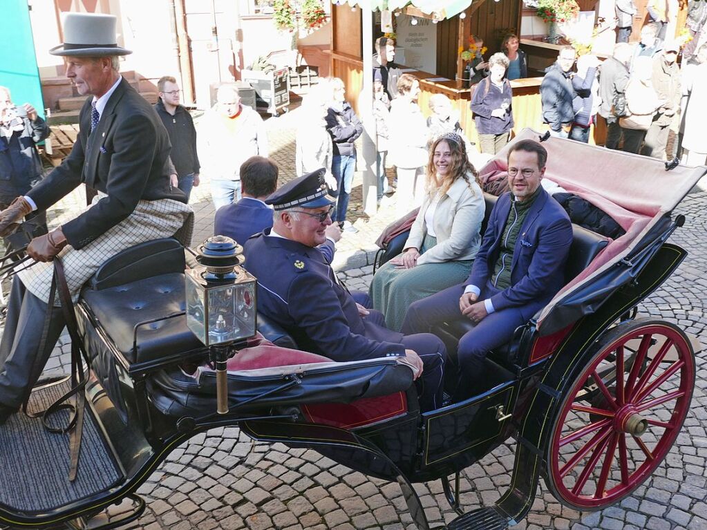 Eingebettet ins 65. Ortenauer Weinfest in der Offenburger Innenstadt war zur Feier von 100 Jahre Oberrheinmesse Offenburg ein Festumzug am Sonntagvormittag. Das Weinfest dauert noch bis Montagabend, 30. September.