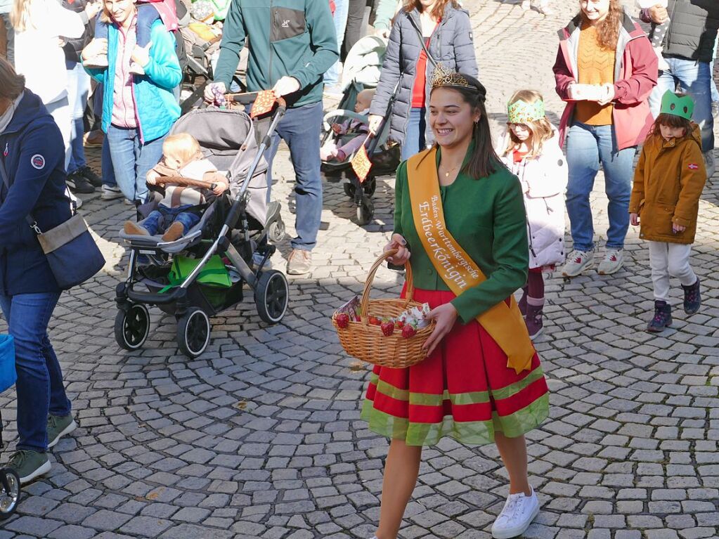 Eingebettet ins 65. Ortenauer Weinfest in der Offenburger Innenstadt war zur Feier von 100 Jahre Oberrheinmesse Offenburg ein Festumzug am Sonntagvormittag. Das Weinfest dauert noch bis Montagabend, 30. September.