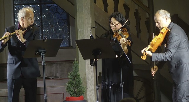 Der Fltist Felix Renggli, die Geigeri...nberg und der Bratschist Hartmut Rohde  | Foto: Roswitha Frey