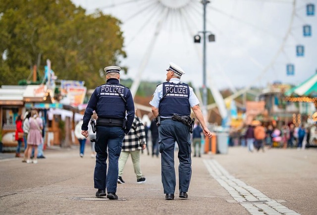 Cannstatter Wasen: Das Karussell dreht sich wieder  | Foto: Christoph Schmidt (dpa)