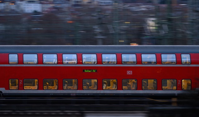 Verkehrsminister: "Engagierte Fachkr&auml;fte sind entscheidend"  | Foto: Sebastian Gollnow/dpa