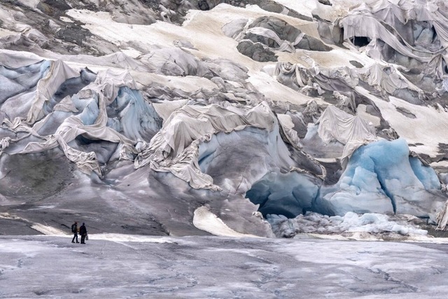 Der Rhonegletscher in der Nhe des Goms in der Schweiz <Bildquelle></Bildquelle>  | Foto: Matthias Schrader (dpa)