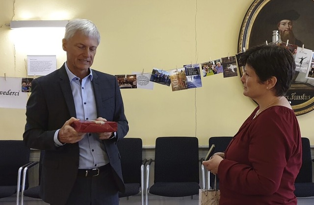 13 Jahre lang bildeten Carmen Malinver...tz ein enges Team in Staufens Rathaus.  | Foto: Stadt Staufen