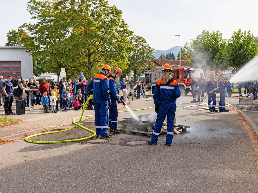 Voller Krpereinsatz, Musik und leckeres Essen: Am 28. und 29. September 2024 feierte die Jugendfeuerwehr mit einem groen Fest ihr 50-jhriges Jubilum.