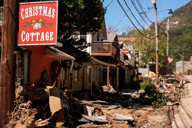 Besonders in North und South Carolina ...e Teile des Stromnetzes zerst&ouml;rt.  | Foto: Mike Stewart/AP/dpa