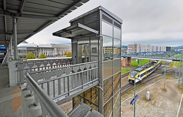 Der vierte Aufzug am Bahnhof ist erneu...u Gleis 2 wird doch nochmal repariert.  | Foto: Michael Bamberger