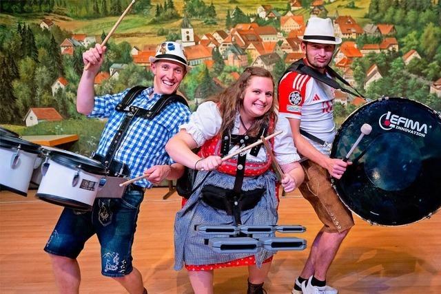 Der ganze Schwarzwald trgt beim Oktoberfest in Lenzkirch Lederhosen und Dirndl