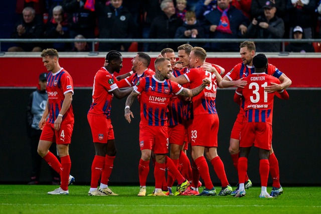 Heidenheim jubelte fr&uuml;h &uuml;ber das 1:0.  | Foto: Tom Weller/dpa