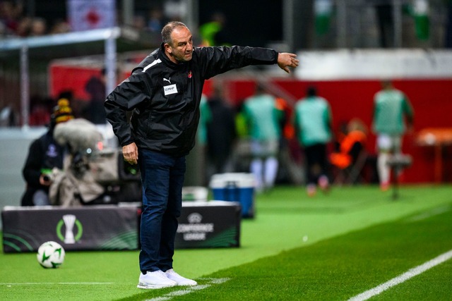 Trainer Frank Schmidt startete erfolgr...n die Ligaphase der Conference League.  | Foto: Tom Weller/dpa