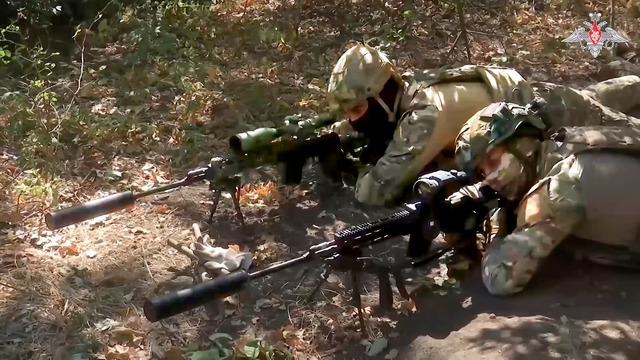 Die Russen setzen ihre Angriffe in der Ostukraine fort.  | Foto: Uncredited/Russian Defense Ministry Press Service/AP/dpa