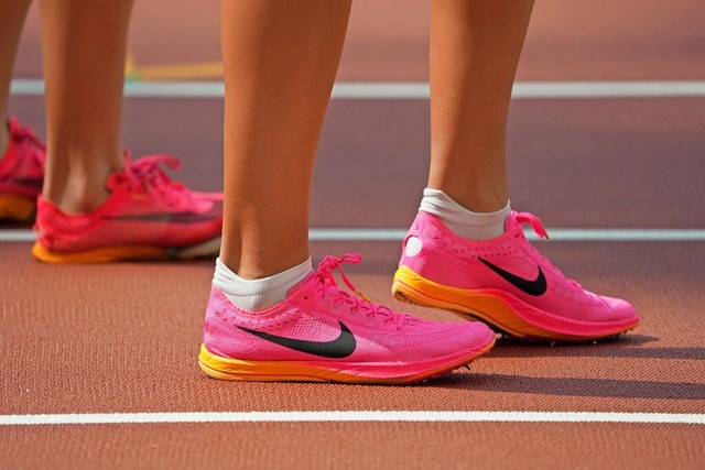 Nike Sportschuhe bei der Leichtathletik-Weltmeisterschaft 2023  | Foto: Marcus Brandt (dpa)