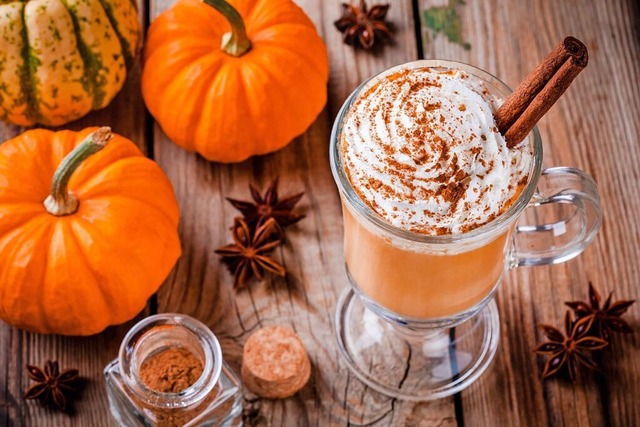 Herbstlich soll er schmecken: Pumpkin Spice Latte  | Foto: nblxer (stock.adobe.com)