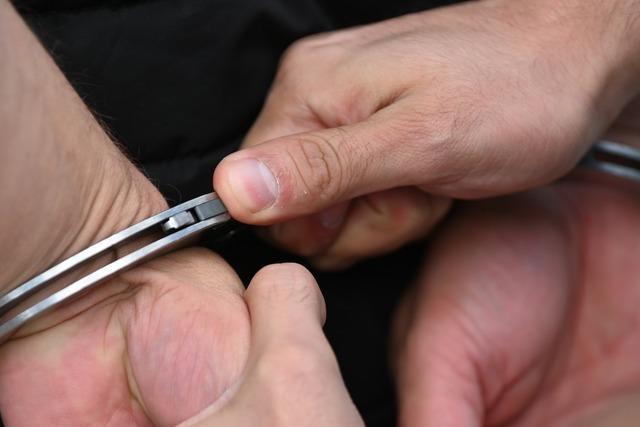 Sieben Festnahmen: Polizei rumt besetztes Haus in Basel