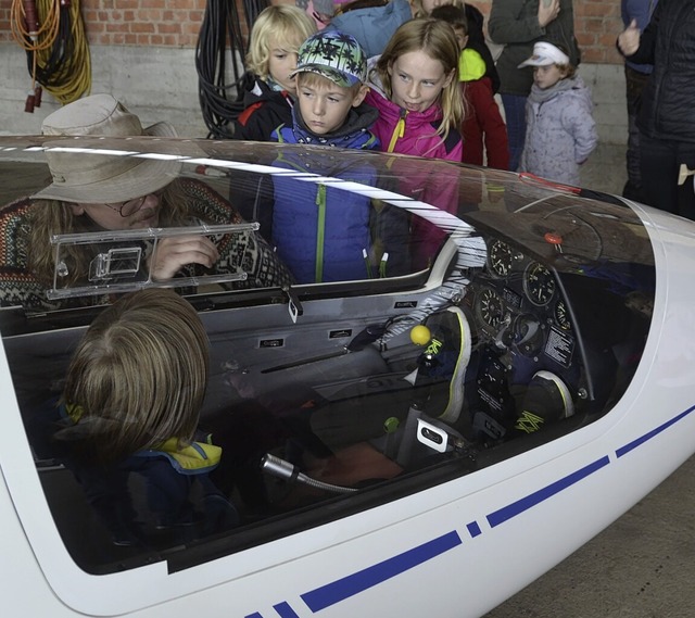 Die Schlange frs Besteigen des Cockpits war lang.   | Foto: Christiane Sahli