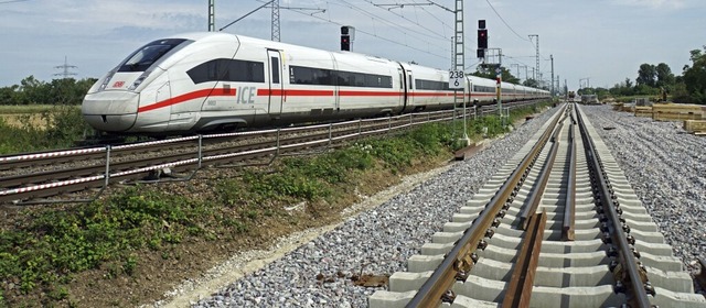 Mehr Gter und Menschen auf die Schien...uggen diesbezglich gut vorangekommen.  | Foto: Heinz Gttlich