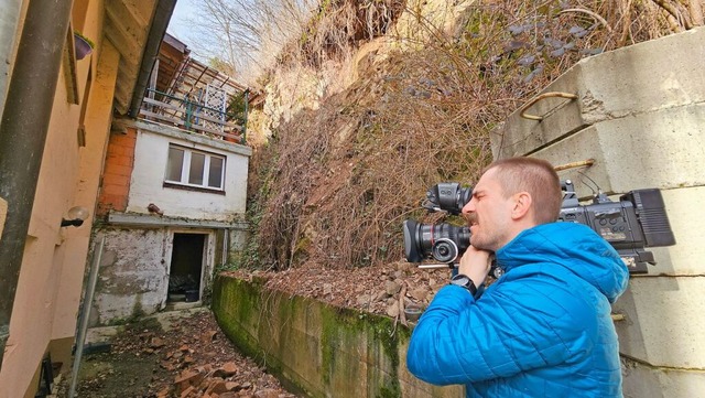 Auch das Fernsehen interessierte sich ... Kamerateam bei der Arbeit in Wieslet.  | Foto: Gerald Nill