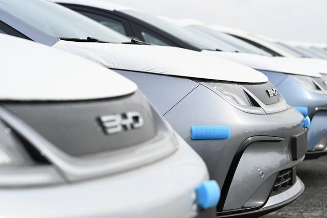 Deutsche Autobauer warnen vor Strafzllen gegen Chinas E-Autos