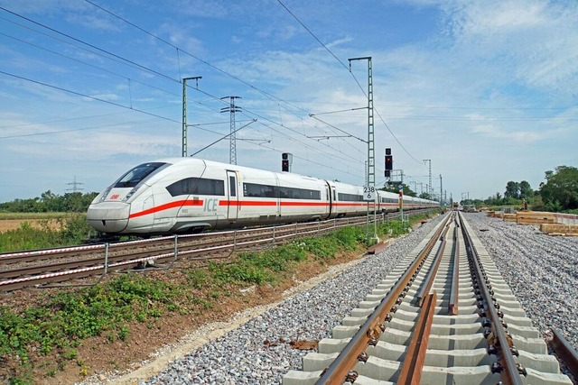 Mehr Gter und Menschen auf die Schien...uggen diesbezglich gut vorangekommen.  | Foto: Heinz Gttlich