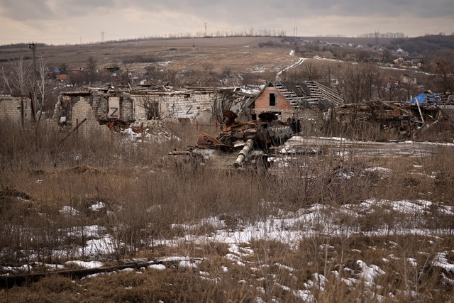 Die ostukrainische Stadt Isjum, bei de...ssischen Truppen besetzt. (Archivbild)  | Foto: Vadim Ghirda/AP