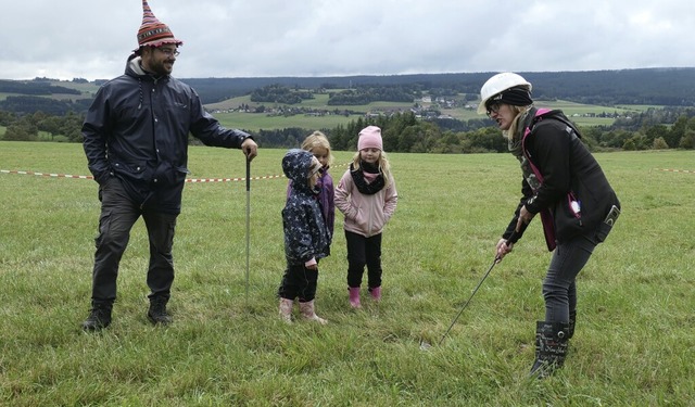 Besonders Familien nutzten die Gelegen...gerne, auf dem Acker Golf zu spielen.   | Foto: Heidrun Simoneit