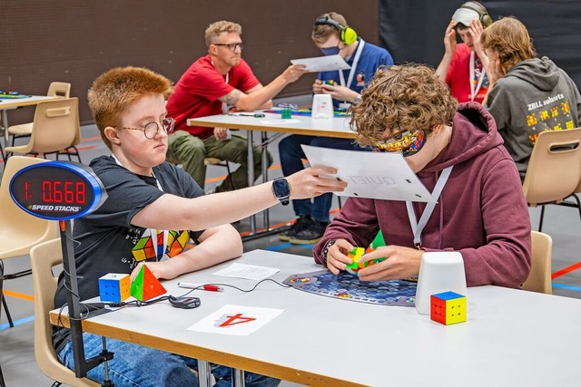 Es gibt beim Speedcubing etliche Varia...nen Augen zu lsen, ist der Klassiker.  | Foto: Alexandra Gnzschel