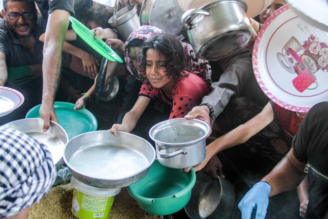 Israel behindere die humanit&auml;re H...nicht genug zu essen, kritisiert OCHA.  | Foto: Mahmoud Zaki/XinHua/dpa