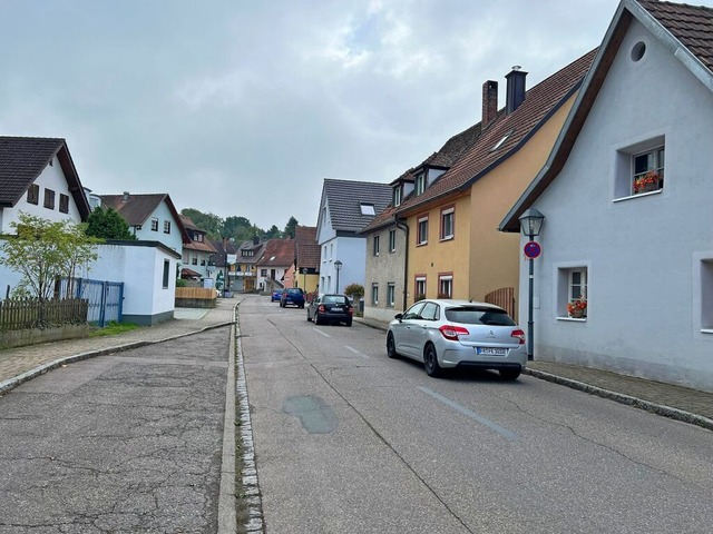 Die Strae von Mllheim nach Vgisheim...Ortsteil hindurch muss saniert werden.  | Foto: Alexander Huber