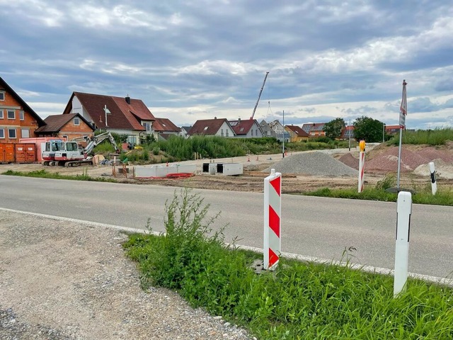 Seit Juli läuft die Erschließung des B...r Ortsausgang in Richtung Wasenweiler. | Foto: Mario Schöneberg Seit Juli läuft die Erschließung des B...r Ortsausgang in Richtung Wasenweiler. | Foto: Mario Schöneberg