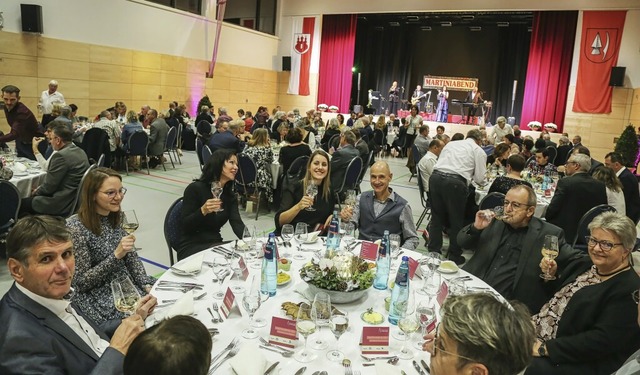 Gut gelaunte Gste beim Martiniabend in Ettenheim   | Foto: Stadt Ettenheim