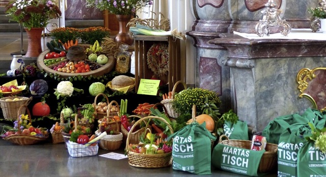 Obst und Gemse bringen viel Farbe in die Seelbacher St. Nikolauskirche.  | Foto: Hansjrg Vgele