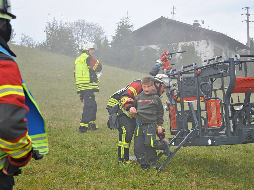 Das realistische bungsszenario verlangte den Rettungskrften von Feuerwehr und Rotem Kreuz einiges ab.