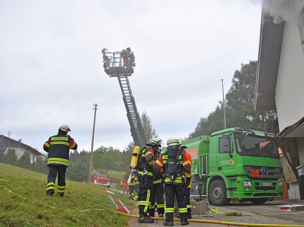 Das realistische bungsszenario verlangte den Rettungskrften von Feuerwehr und Rotem Kreuz einiges ab.