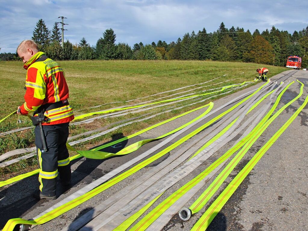 Das realistische bungsszenario verlangte den Rettungskrften von Feuerwehr und Rotem Kreuz einiges ab.