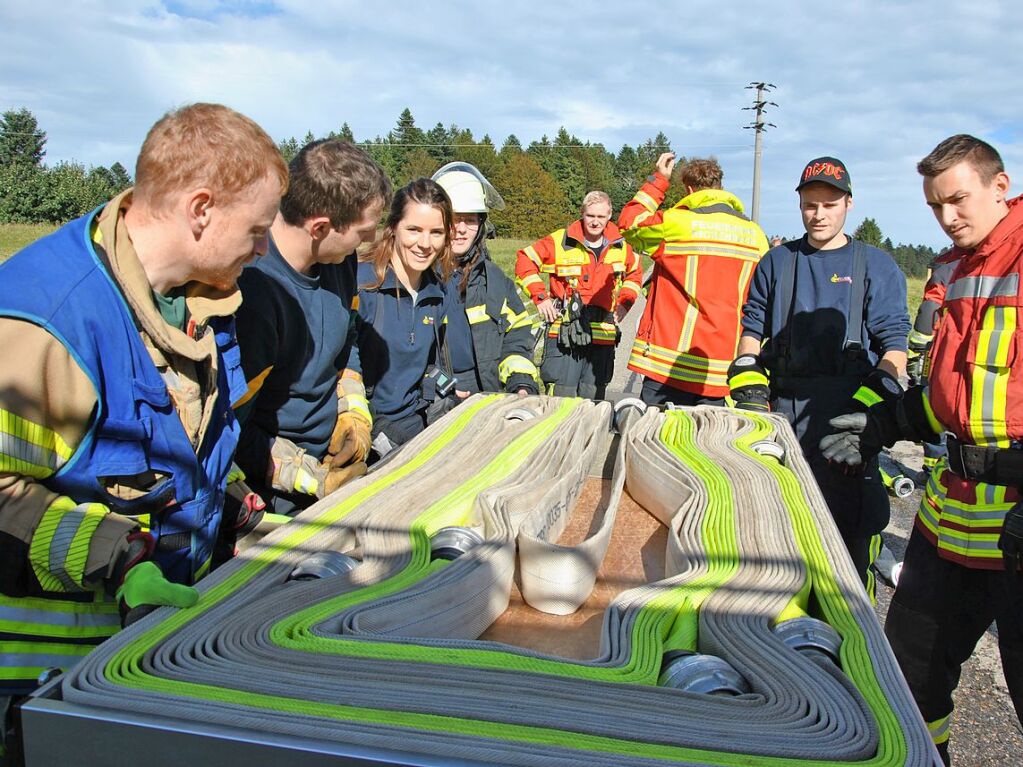 Das realistische bungsszenario verlangte den Rettungskrften von Feuerwehr und Rotem Kreuz einiges ab.