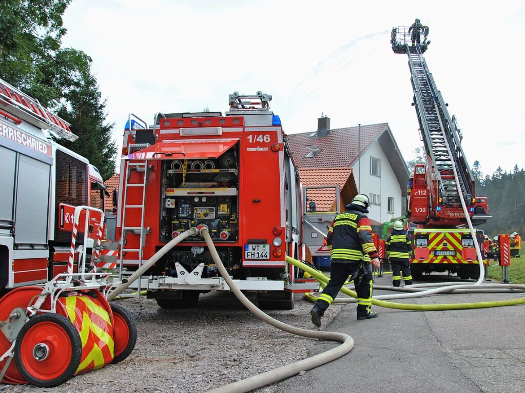 Das realistische bungsszenario verlangte den Rettungskrften von Feuerwehr und Rotem Kreuz einiges ab.