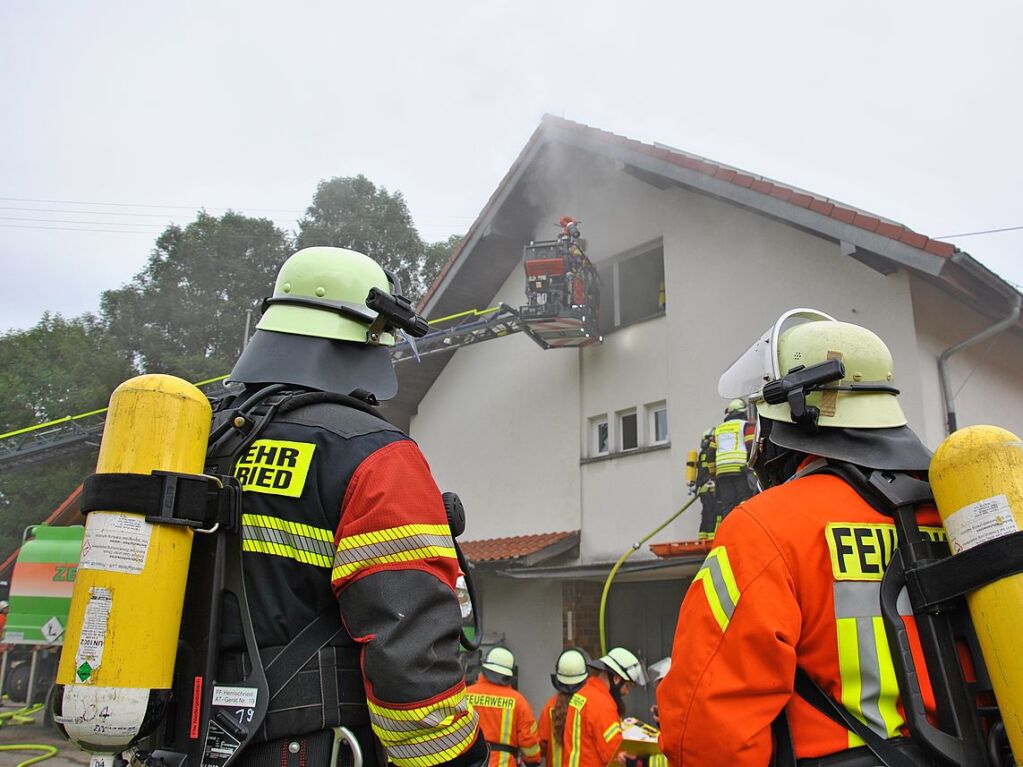 Das realistische bungsszenario verlangte den Rettungskrften von Feuerwehr und Rotem Kreuz einiges ab.