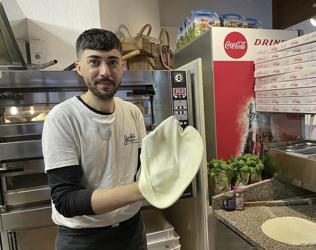 Das Lokal von Toprak Izzet  ist zu einem Jugendtreffpunkt geworden.  | Foto: Wilfried Dieckmann