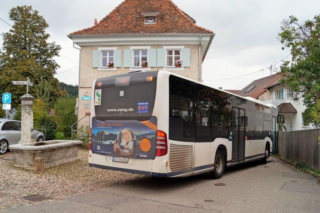 Die Straen und Kurven in Lipburgs his...chmal, die Linienbusse  sind es nicht.  | Foto: Silke Hartenstein