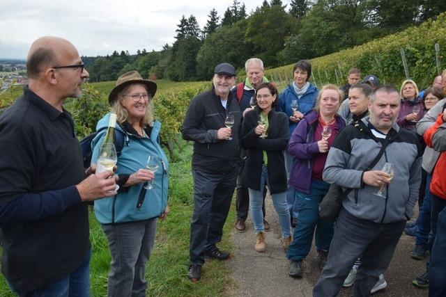 Viel los bei der Buchholzer Weinwanderung