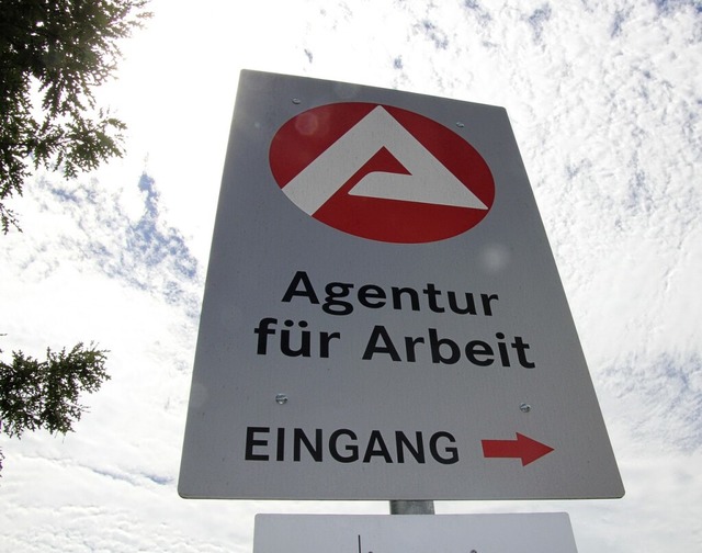 Dieses Schild weist auf den Eingang de... Hochrhein hat keinen Berufsabschluss.  | Foto: Cosima Fchsel