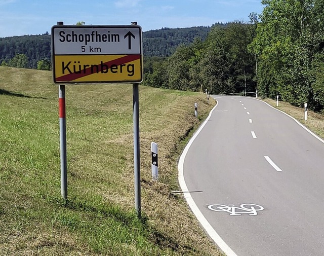 Auf der Strae Fahrnau-Krnberg sind Fahrradpiktogramme aufgemalt.  | Foto: Peter Ulrich