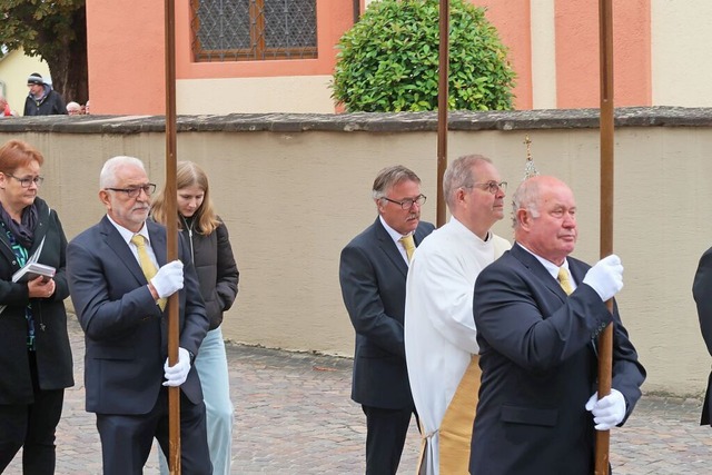 Anton Belledin (rechts) trgt seit 40 ...arald Selinger (links) seit 20 Jahren.  | Foto: Christine Weirich