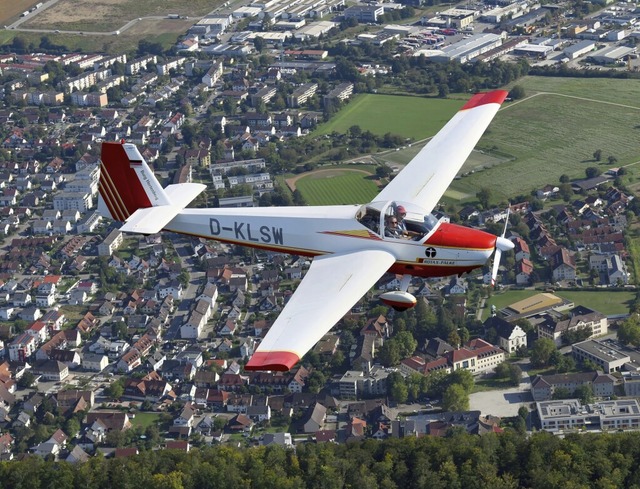 Die Luftsportgruppe besitzt unter ande...ld beim Flug ber Herten zu sehen ist.  | Foto: Erich Meyer