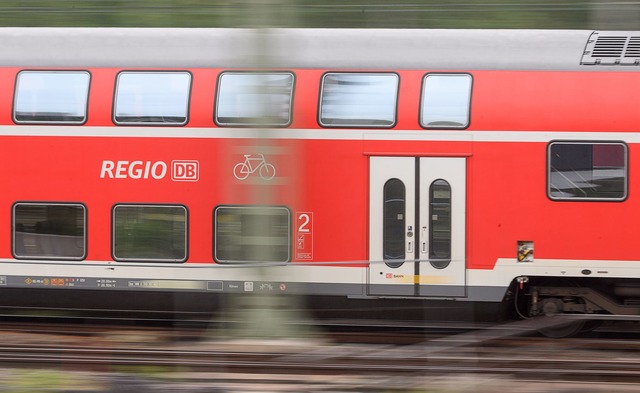 Wegen des Sturms stehen vereinzelt die... im S&uuml;dwesten still. (Archivbild)  | Foto: Sebastian Gollnow/dpa