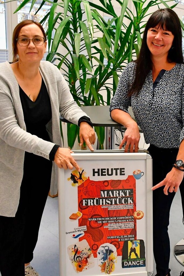 Anke Probst (links) und   Sonja Nabbefeld freuen sich auf das erste Frhstck.  | Foto: Heinz und Monika Vollmar