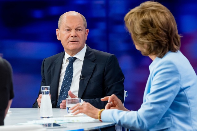 Bundeskanzler Olaf Scholz (SPD) wird G...der ZDF-Sendung "maybrit illner" sein.  | Foto: Svea Pietschmann/ZDF/dpa